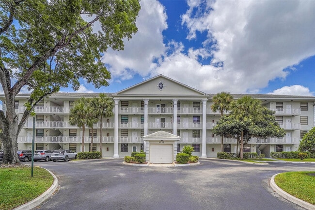 Building Photo - 1713 Whitehall Dr Unit 103
