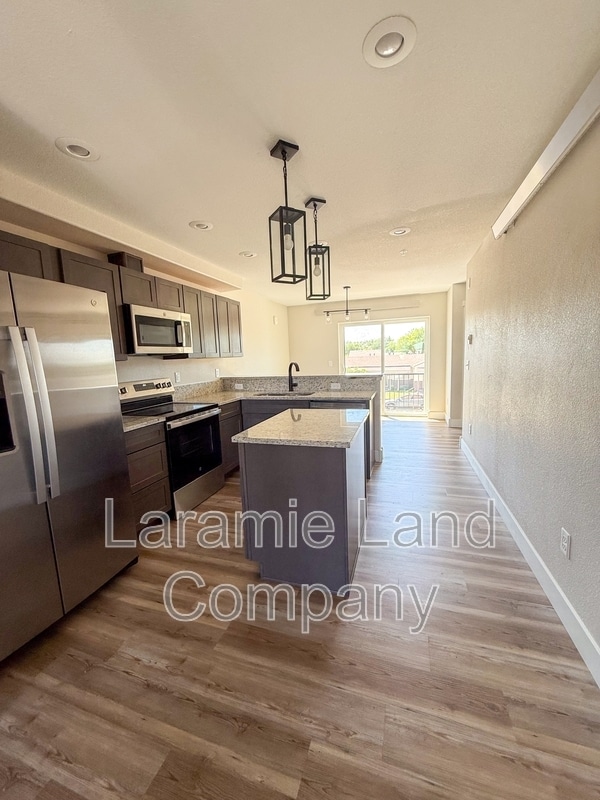 Photo - 569 N 12th St