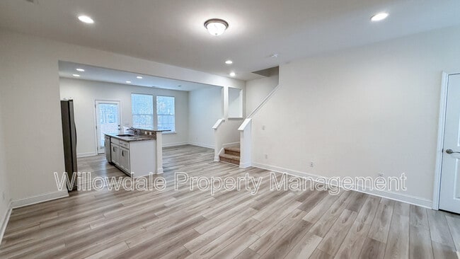 Photo - 4721 Lord Fogelman Wy