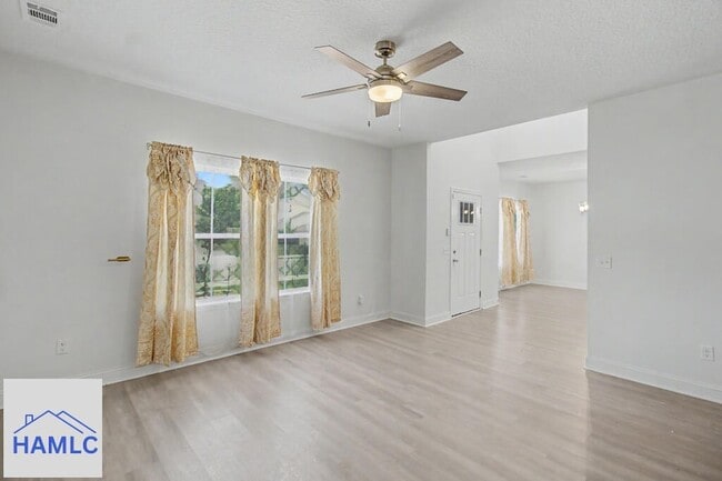 Photo - 965 Meloney Dr
