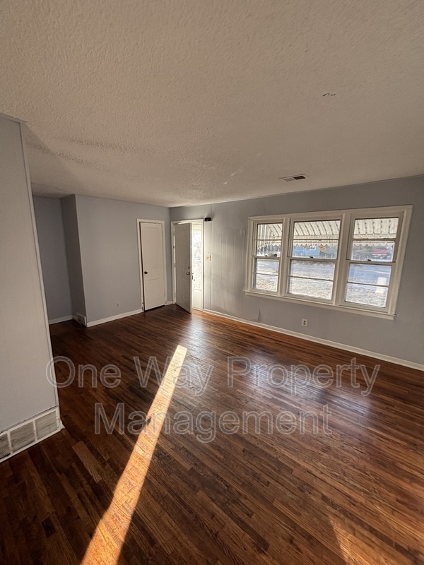 Photo - 1912 N Grove St