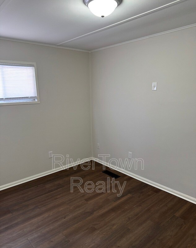 Photo - 451 Mineral Rd