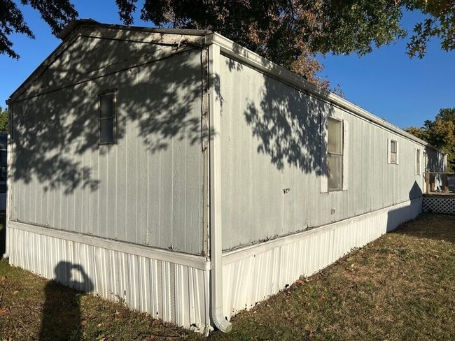 Photo - 2021 W 3rd St