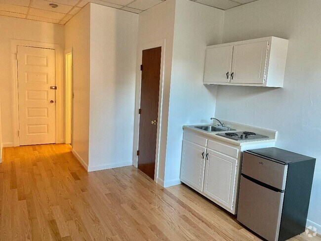 Building Photo - 849 Beacon St Rental