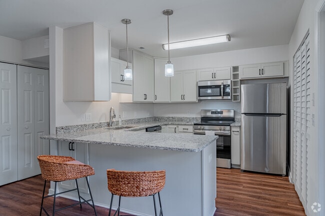 2BR, 2BA - 1,080SF - Kitchen - Wildwoods of Lake Johnson