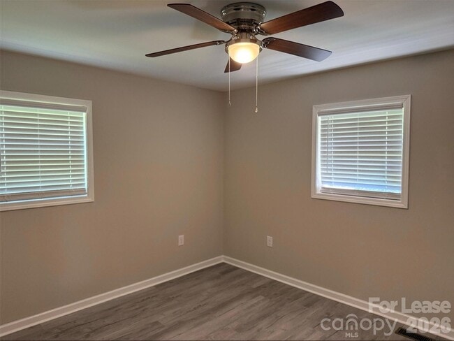 Photo - 1733 River Rd