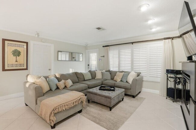 Photo - 1905 Meadow Ct