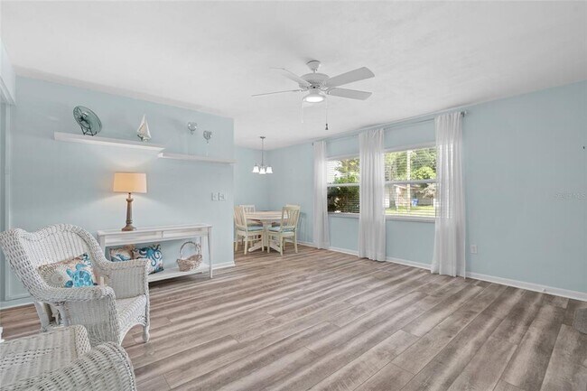 209 NE Lincoln Cir N Unit 109