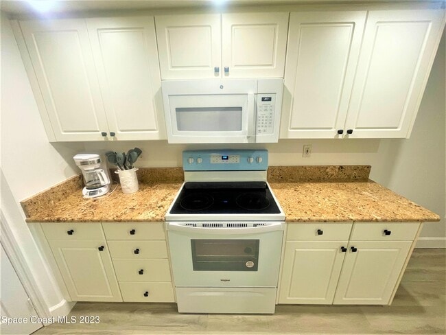Photo - 606 Shorewood Dr Unit C 303