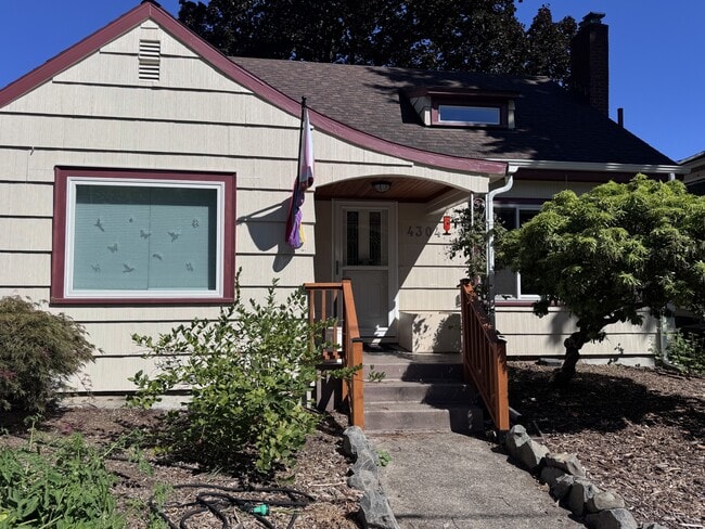 Building Photo - 4304 SE 30th Ave