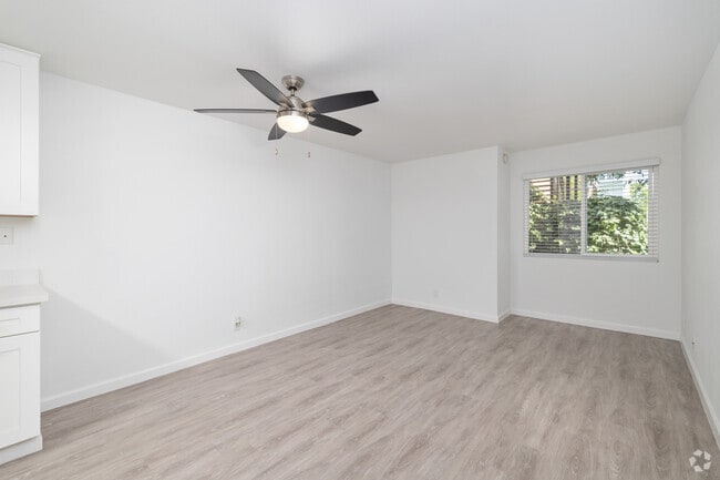 1BR, 1BA - 624SF - Golden Pacific Apartments