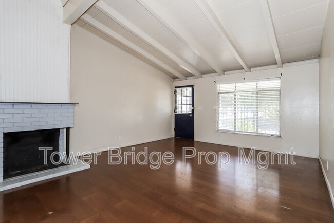 Photo - 5936 41st St