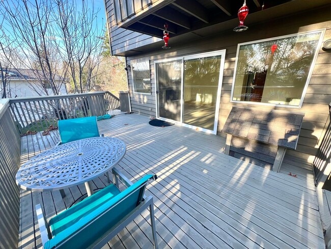 Photo - 20915 NE 17th St