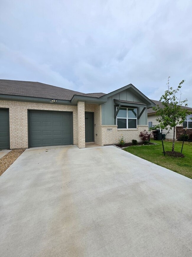 Building Photo - 3 Bedroom / 2 Bathroom Townhome – Copperas Cove - MOVE IN READY