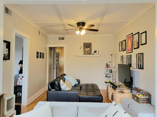 Photo - 2211 N Campbell Ave Unidad 3rd floor