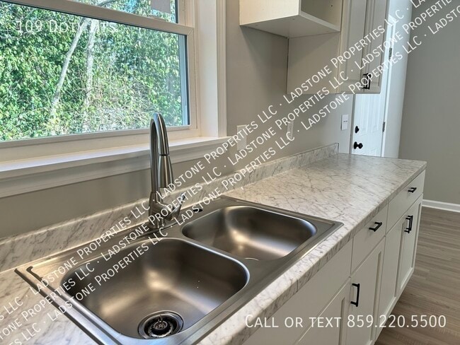 Photo - 109 Doty Hts