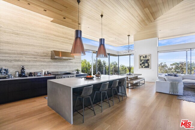 Photo - 6755 Dume Dr