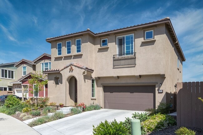 Building Photo - Immaculate single owner home in Natomas w/generous open layout