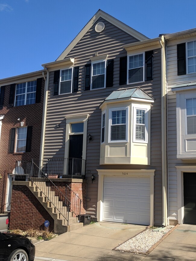 Building Photo - 504 Waters Cove Ct