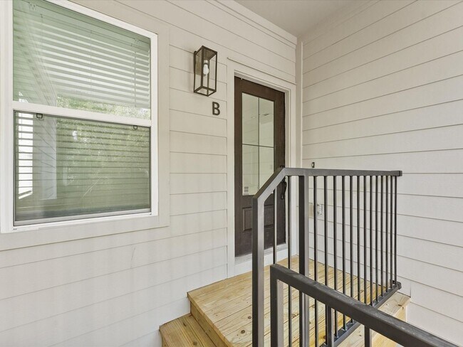 Photo - 8101 Venus St Unidad B