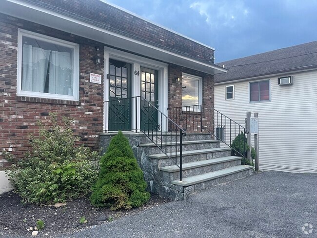 Building Photo - 64 Lake Ave Unit 1 Rental