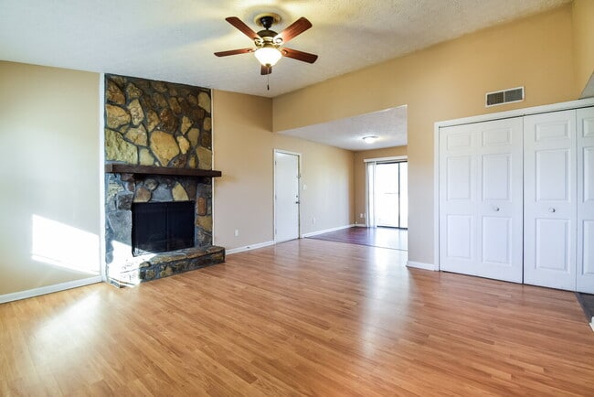 Photo - 113 Adrian Dr