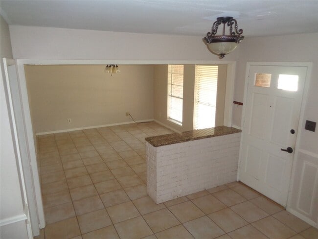 Photo - 11215 Mayfield Rd