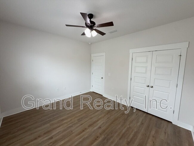 Photo - 5869 Danbury Blvd