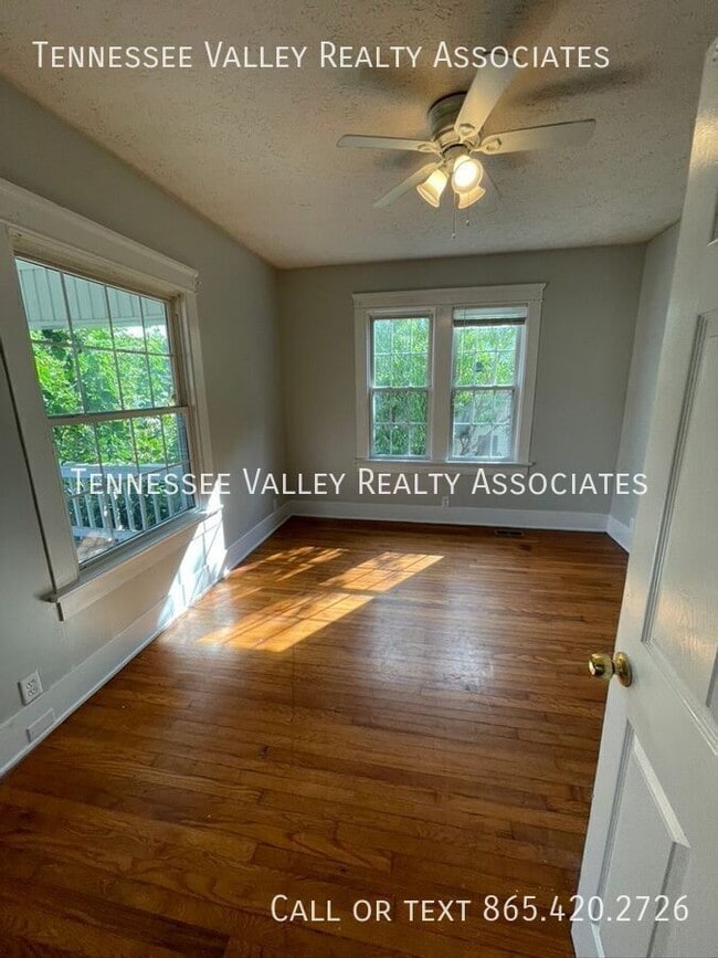 Photo - 2649 Parkview Ave