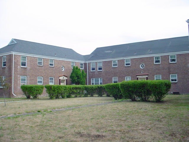 Allan Court - Allan Court Townhomes