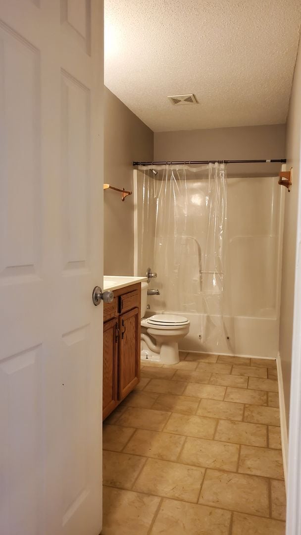 Photo - 4 Bedroom 2 bath available now! Unit 1542 I