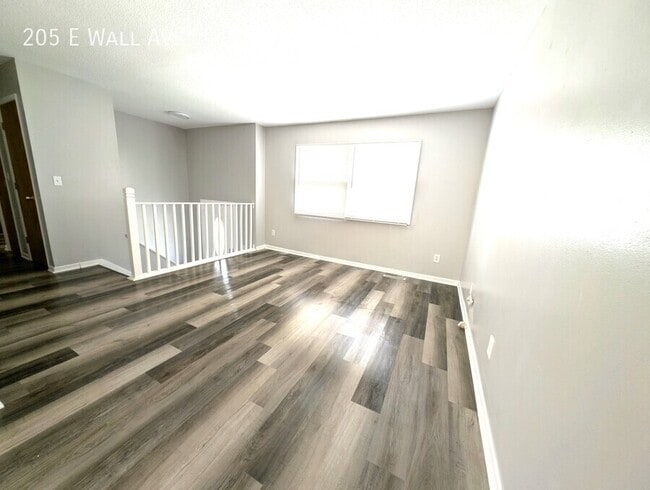 Photo - 205 E Wall Ave