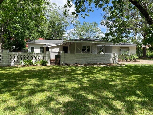 Photo - 1855 Sylvan Dr