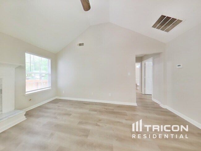 Photo - 65 Applewood Cir