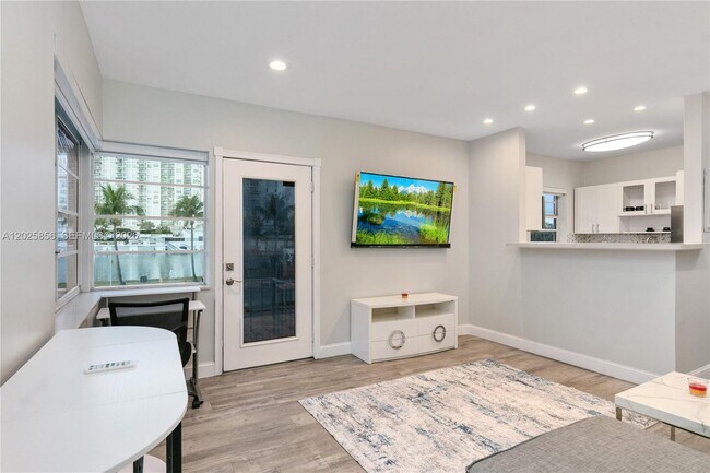 Photo - 4201 Indian Creek Dr Unit 6