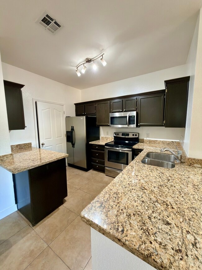 Photo - 16013 S Desert Foothills Pkwy Unidad #1161