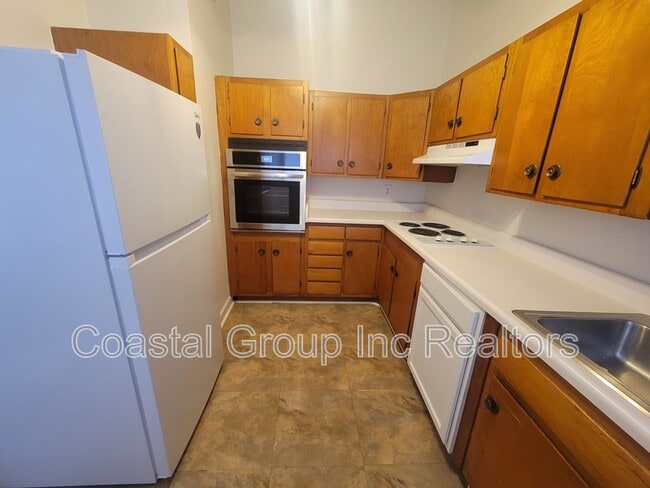 Photo - 1637 Wright Ln