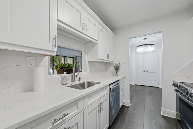 Photo - 40 Le Forge Ct