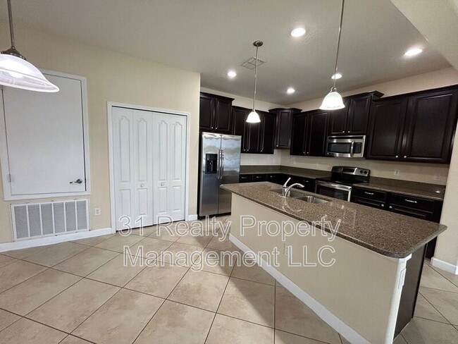 Photo - 2950 Youngford St