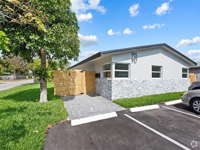 Building Photo - 915 NE 9th St Rental