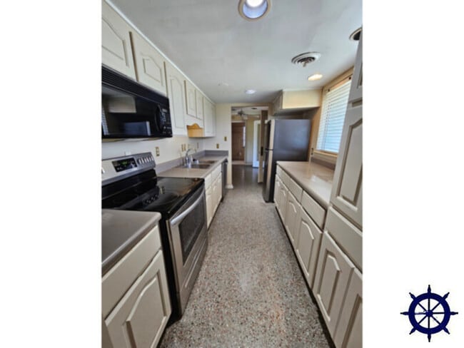 Photo - 1923 Tyndall Dr