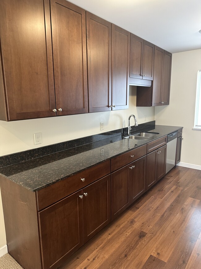 Photo - 252 Terraplane Dr SE