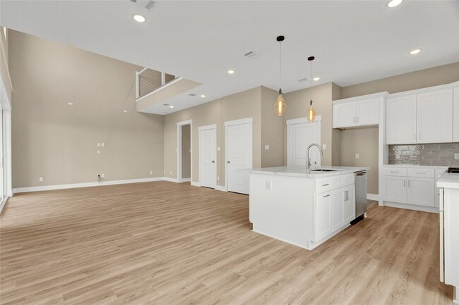 Photo - 28 Cmdr. Runco Ln