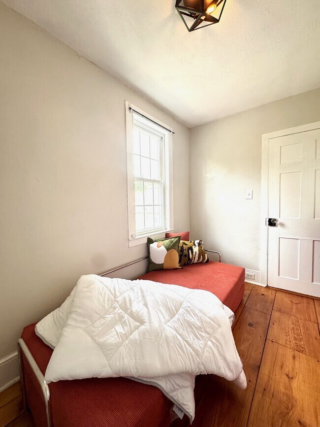 Photo - 567 Spring Mills Rd