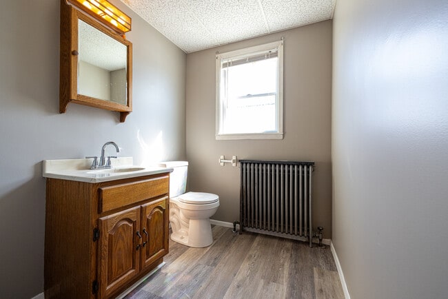 Baño - 138 Sanders Rd Unidad A