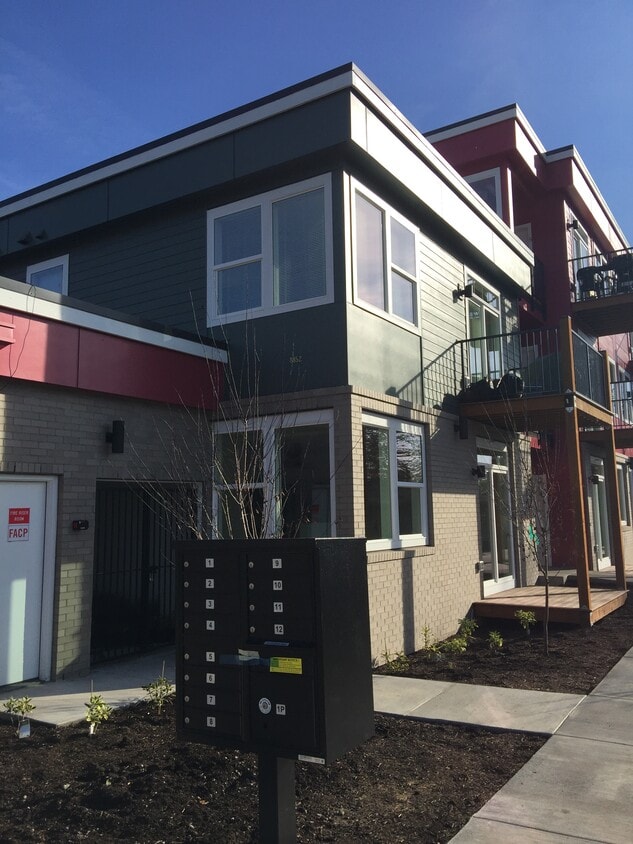 Photo - 8852 SE Ellis St (Portland, OR)
