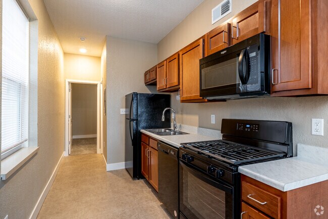1BR, 1BA - 706 SF/Style A