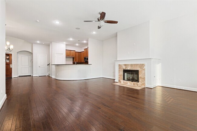 5166 Oasis Park Ln