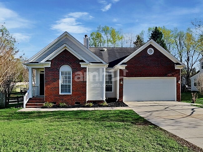 Building Photo - 2628 Clarencefield Dr