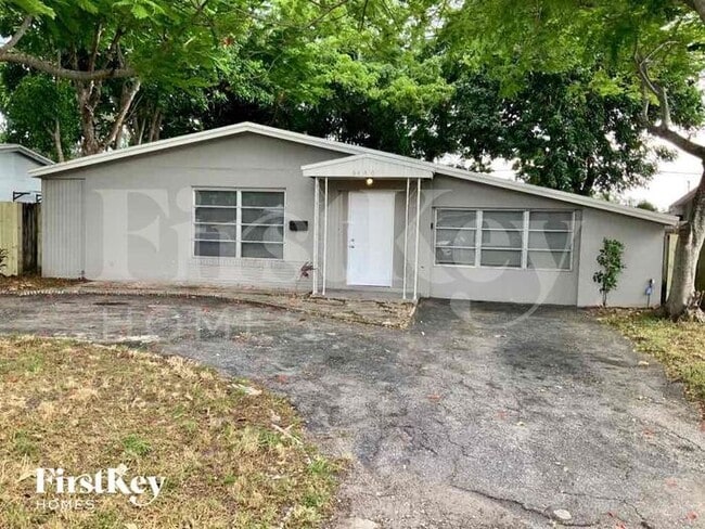 Building Photo - 6440 Roosevelt St Rental